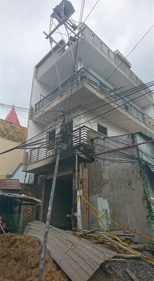 Vụ cháy lớn ở quận 9, TP.HCM: Lao vào ngọn lửa cứu hai con, người mẹ trẻ bị bỏng nặng nhưng chỉ cứu được con - Ảnh 10.