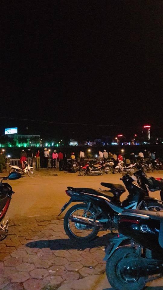 Lào Cai: Đôi nam nữ cãi nhau trên cầu, cô gái bất ngờ trèo qua lan can nhảy xuống sông