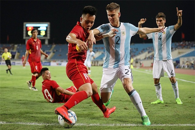 HLV Lê Thụy Hải đánh giá U23 Việt Nam nằm ở bảng quá mạnh