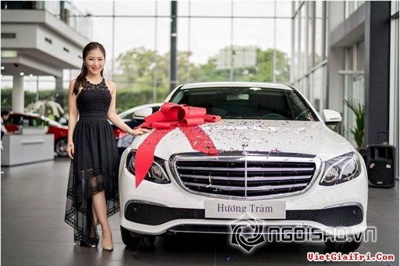 Điểm mặt các mỹ nhân showbiz Việt chơi trội mua xe gần chục tỷ