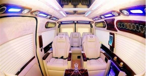 Điểm mặt các mỹ nhân showbiz Việt chơi trội mua xe gần chục tỷ