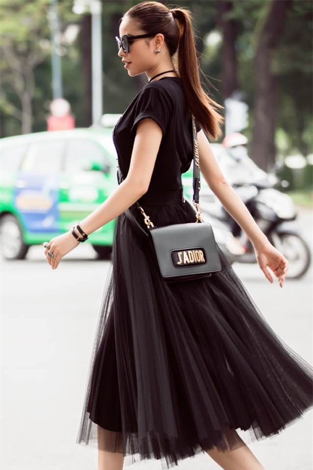 Từ mờ nhạt về nhan sắc lẫn phong cách thời trang, phải mất tận 7 năm Phạm Hương mới có chỗ đứng trong Vbiz - Ảnh 35.