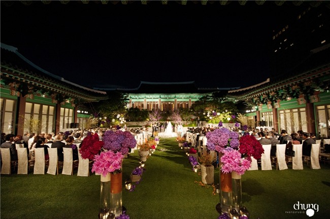 Hé lộ giá tiền tỷ mà Song Joong Ki - Song Hye Kyo bỏ ra để thuê địa điểm tổ chức đám cưới sang chảnh bậc nhất - Ảnh 3.