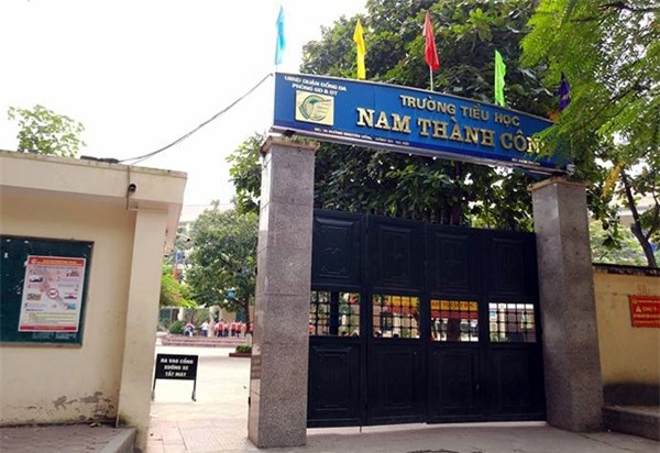 Hà Nội: Phụ huynh bức xúc vì GVCN quá nghiêm khắc, bắt học sinh nghỉ học vì lỗi rất nhỏ - Ảnh 4.