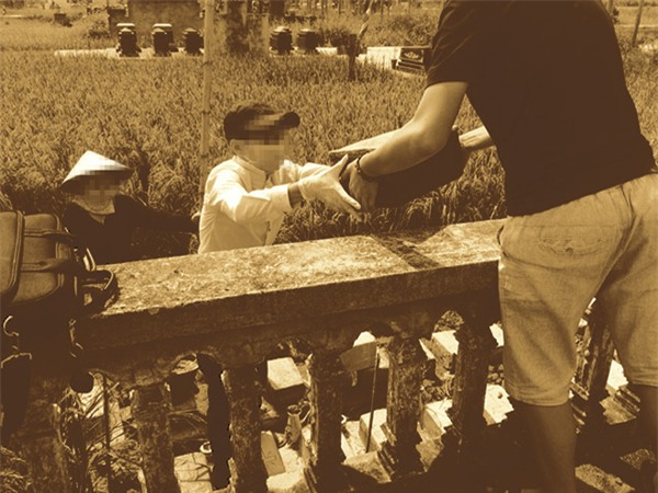 nam sinh 19 tuoi va cau chuyen nhat 2.000 thai nhi bi vut bo - 5