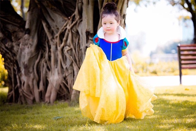 fan tram tro vi 2 'thien than lai' nha elly tran dep nhu cong chua, hoang tu trong tranh - 10