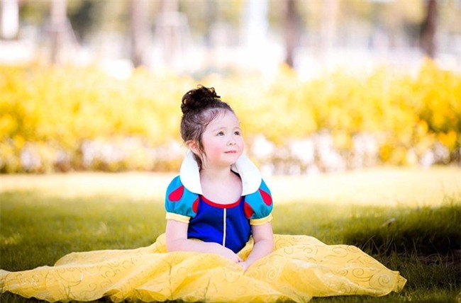 fan tram tro vi 2 'thien than lai' nha elly tran dep nhu cong chua, hoang tu trong tranh - 11