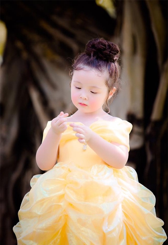 fan tram tro vi 2 'thien than lai' nha elly tran dep nhu cong chua, hoang tu trong tranh - 15