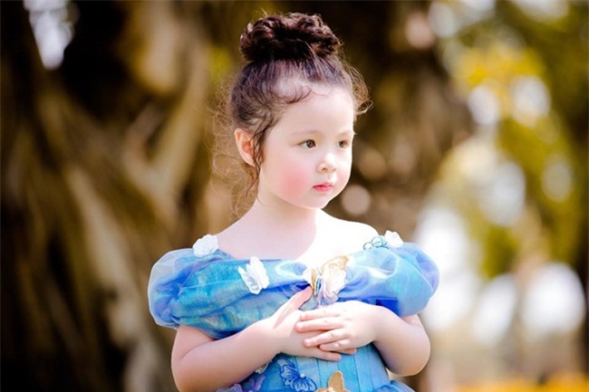 fan tram tro vi 2 'thien than lai' nha elly tran dep nhu cong chua, hoang tu trong tranh - 19