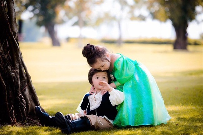 fan tram tro vi 2 'thien than lai' nha elly tran dep nhu cong chua, hoang tu trong tranh - 5