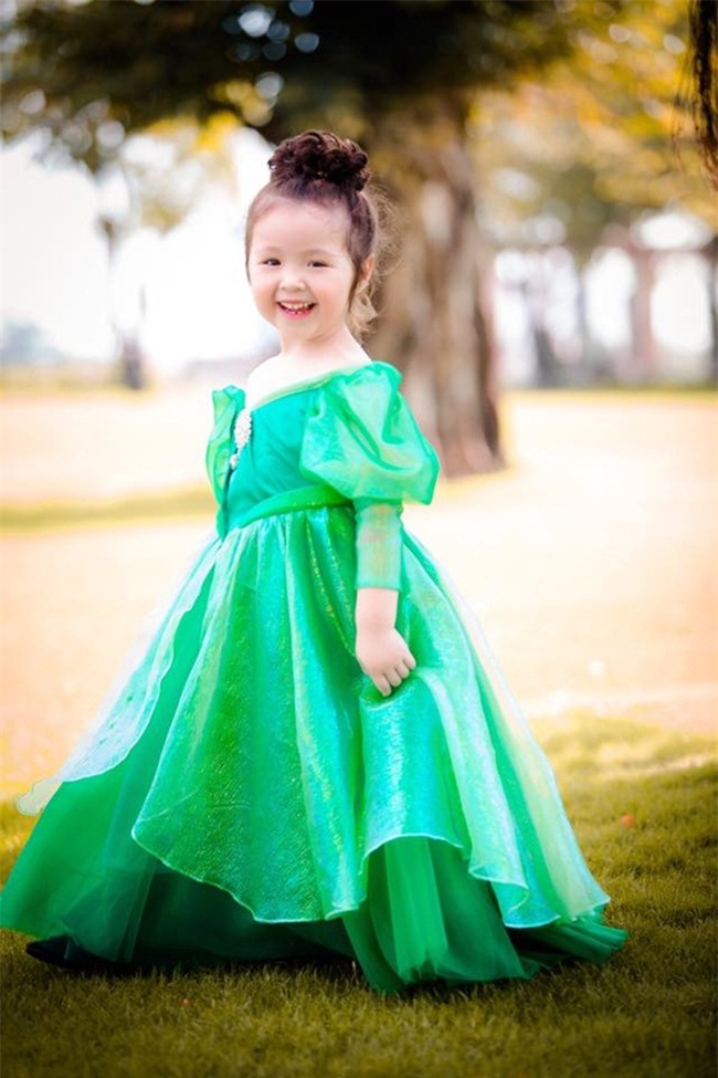 fan tram tro vi 2 'thien than lai' nha elly tran dep nhu cong chua, hoang tu trong tranh - 7