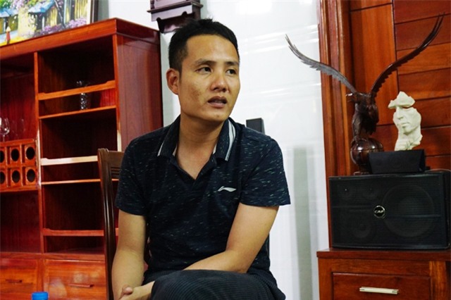 Anh Đinh Văn Tài vẫn nguyên cảm giác run rẩy khi thấy con trai bị bảo mẫu đánh vào vùng đầu và giật lắc khi bế