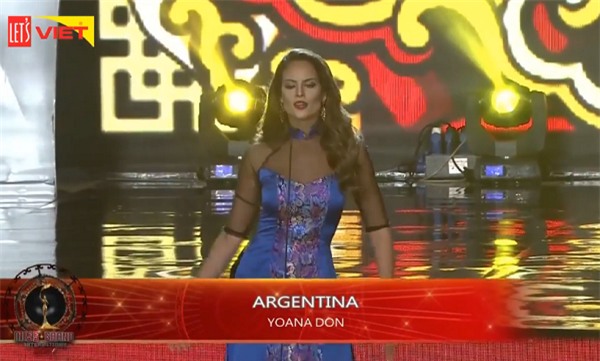 Huyền My cùng dàn thí sinh chào sân đầy khí thế-2