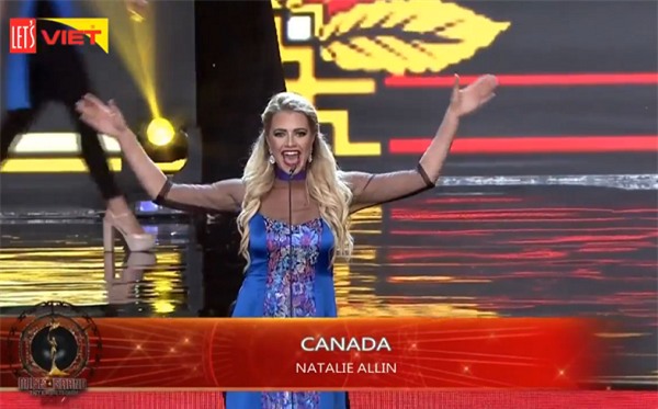 Huyền My cùng dàn thí sinh chào sân đầy khí thế-3