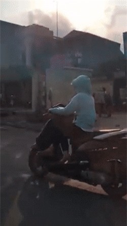 Clip ác mộng giờ cao điểm: Khi đội quân ninja xông pha đi ngược chiều - Ảnh 15.