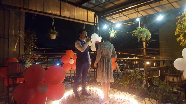 Chàng trai bất ngờ xuất hiện trong tiệc sinh nhật và hành động khiến cô gái bật khóc - Ảnh 4.