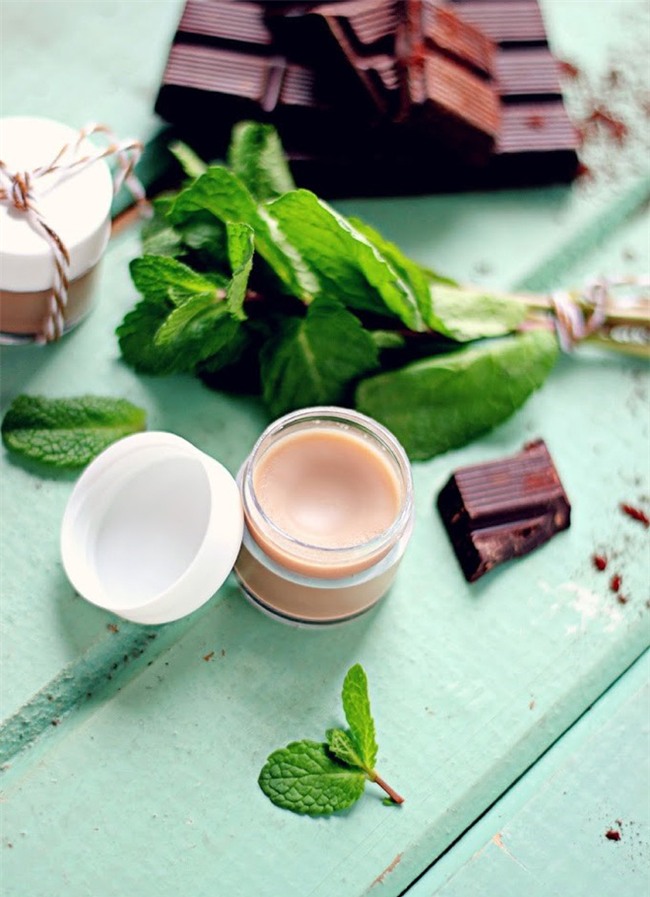 Tá hỏa vì dùng son dưỡng mãi vẫn khô môi: Đây mới là sự thật bạn cần biết! - Ảnh 3.