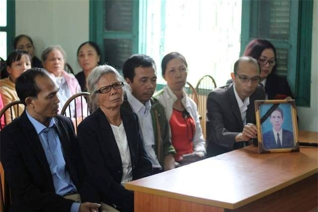 28 nam mang noi oan hai chong, giet cha: “toi duoc dong vien nhan toi de tai ngoai” - 4