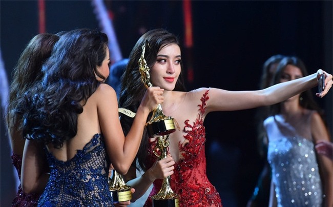 Đây là hình ảnh dập tắt thông tin Huyền My không thân thiện tại đêm chung kết Miss Grand International 2017 - Ảnh 3.