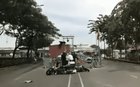 Xôn xao clip người mặc đồ cảnh sát cơ động "lên gối" thiếu niên ở Sài Gòn