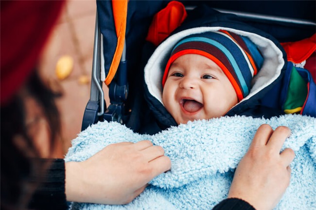 nhieu me viet van mac phai 4 sai lam tai hai khien tre de om vao mua lanh - 1