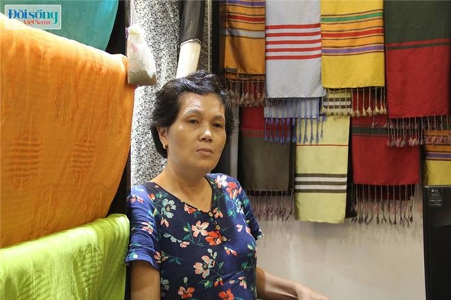 Chủ tịch làng nghề lụa Vạn Phúc: Khăn lụa Khaisilk hoán đổi nhãn mác là việc làm phi đạo đức