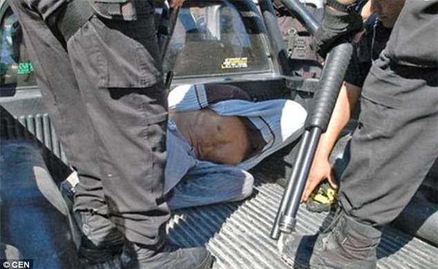 Ông bố ác quỷ biến con gái thành nô lệ tình dục suốt 20 năm và có tới 8 người con chung - Ảnh 1.