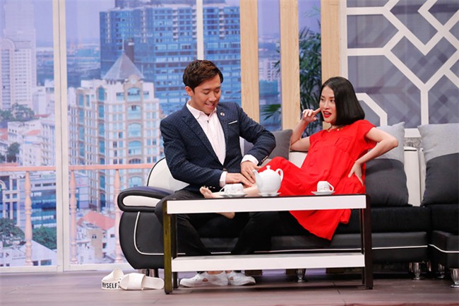 mac hari won, tran thanh cong khai bop chan cho tinh cu mai ho tren san khau hinh anh 1