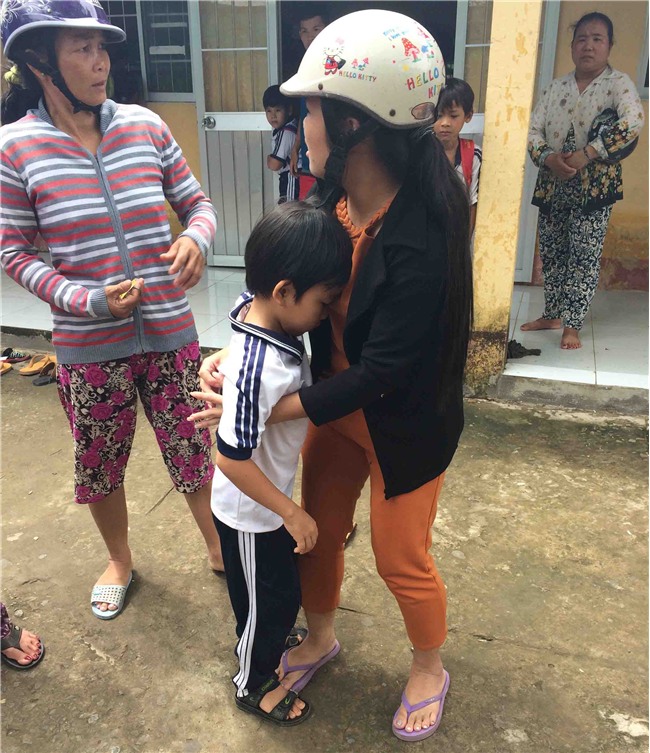 Hậu Giang: Cả trăm học sinh tiểu học cấp cứu sau khi uống sữa