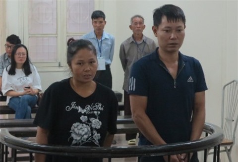 Ong lao chui dong khien con trai va con gai suyt phai… vao tu hinh anh 1