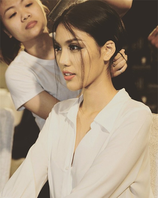 diem danh nhung my nhan dinh dam so huu goc mat nghieng chu s dung chuan - 14