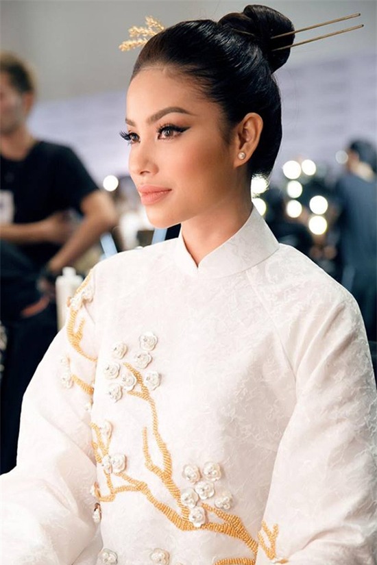 diem danh nhung my nhan dinh dam so huu goc mat nghieng chu s dung chuan - 9