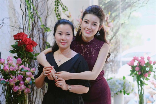 Trước cơn bão bị chê trách tại Miss Grand 2017, mẹ Huyền My bất ngờ lên tiếng bảo vệ con-5