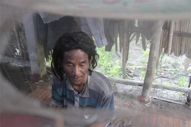 Người mẹ già nuôi 4 người con tâm thần: Giờ gạo mì chất đống, cơm đã có cá thịt nhưng con út đã chết rồi - Ảnh 8.