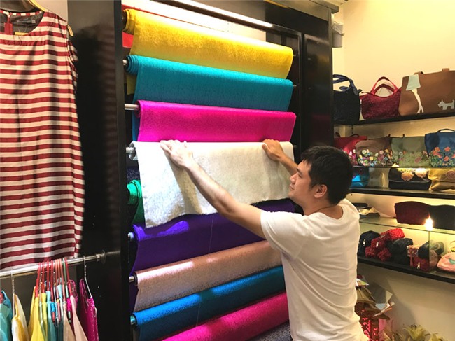 khaisilk,khaisilk bán khăn lụa Trung Quốc,làng lụa vạn phúc,thương hiệu lụa việt,lụa việt nam