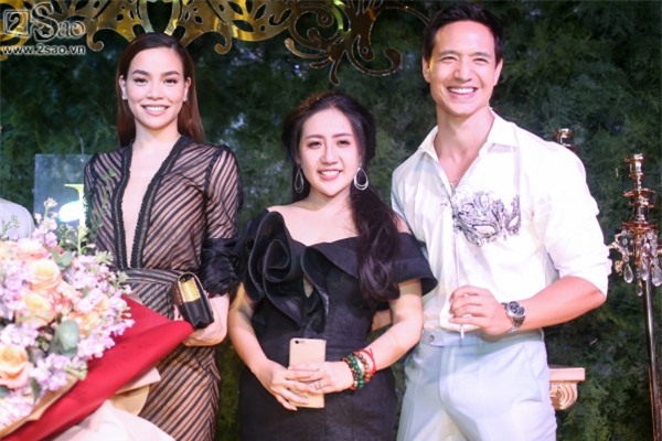 Hà Hồ lái xe đưa Kim Lý đi sự kiện trên xế hộp 7 tỷ mới tậu-2