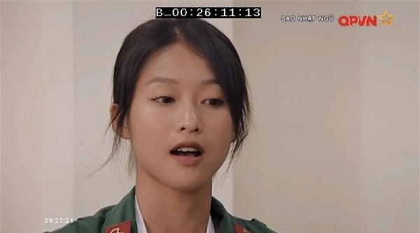 Chặt vỡ ngói bằng tay không, Hương Giang Idol múa ballet ăn mừng trong quân ngũ-10