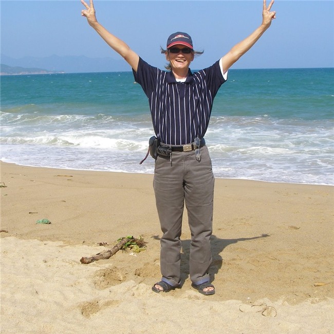 quang le mua doc quyen nhac bolero: choi xau dong nghiep hay theo xu huong? hinh anh 1