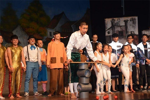 hanh trinh ong bó ha noi giúp con trai tù cạu bé tụ kỷ thành kỷ lục gia - 6