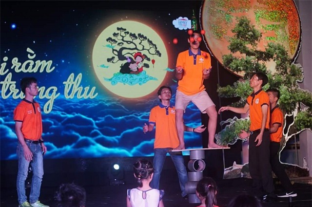 hanh trinh ong bó ha noi giúp con trai tù cạu bé tụ kỷ thành kỷ lục gia - 7