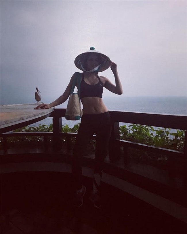 khong hieu sao an mac vo ly nhu the nay ma pham huong van cu dep - 2