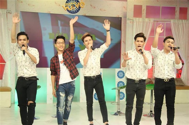 9X cover hit ‘Người ta nói’ của Ưng Hoàng Phúc chất hơn nước cất khiến người xem tua đi tua lại vì quá hay-3