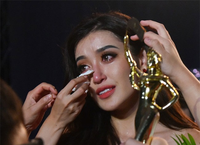 Huyền My: Mất nhiều thứ chỉ vì một cuộc thi