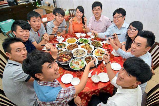 Tức phát khóc, cô gái trẻ tố thẳng mặt hội bạn thân của người yêu vừa keo kiệt lợi dụng vừa xúi giục chia tay - Ảnh 3.