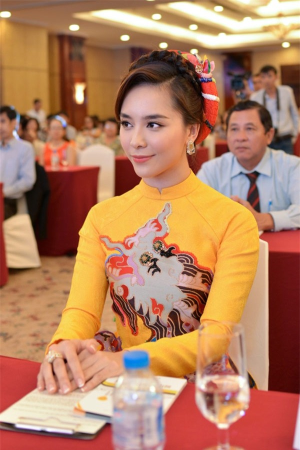 Những Bông hậu hiếm hoi không vướng nghi án thẩm mỹ của showbiz Việt - Ảnh 19.