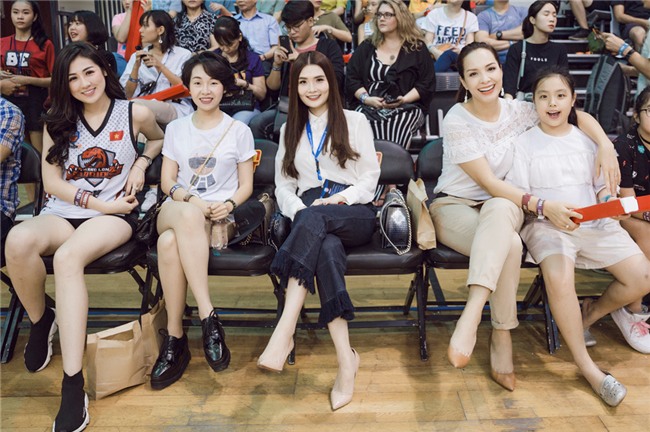 Tracy Thu Luong va A hau Tu Anh vo oa sau chien thang cua TLW hinh anh 1