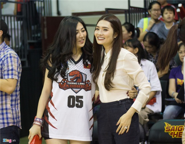 Tracy Thu Luong va A hau Tu Anh vo oa sau chien thang cua TLW hinh anh 8