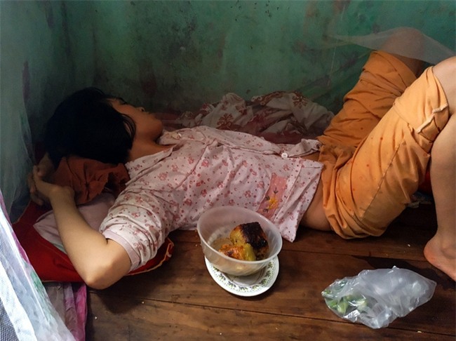 Hà Nội: Tận cùng nỗi đau, sự khốn khổ của một gia đình có nhiều người tâm thần - Ảnh 3.