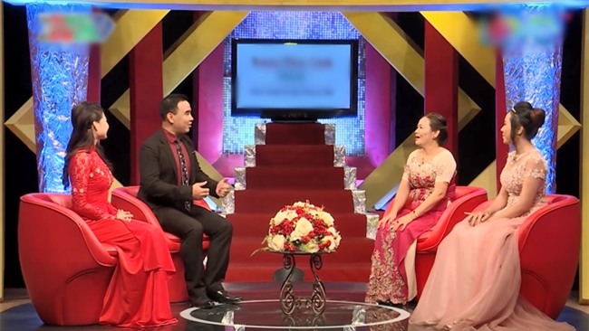 khan gia lac dau ngao ngan khi con dau khong biet quy trong me chong “tot nhat vinh bac bo” - 1