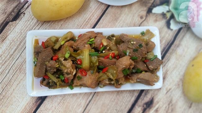 Chảy nước miếng với thịt kho dưa chua mềm ngon ăn mãi không ngán - Ảnh 6.